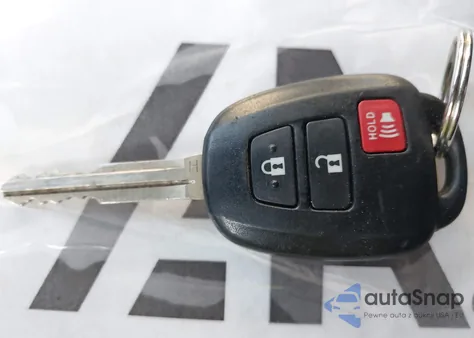 2017 Toyota Rav4 Le z USA, uszkodzony, nr VIN 2T3ZFREV3HW385253